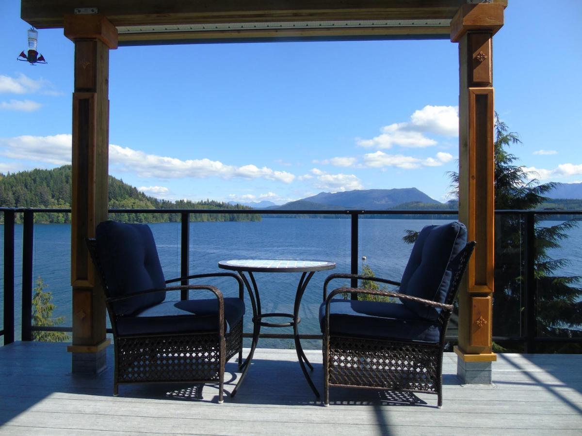 The Oceanfront Inn On Stephens Bay Coal Harbour エクステリア 写真